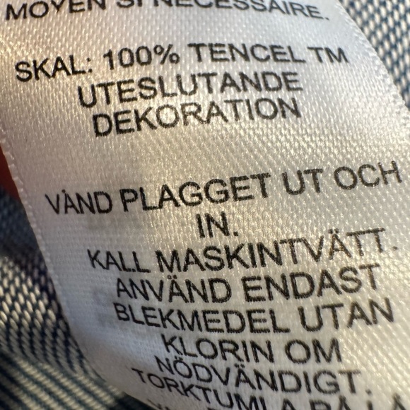 Vineyard Vines Girls Denim Chambray Pintuck Dress Size XS MSRP $89 NWT - Picture 8 of 11